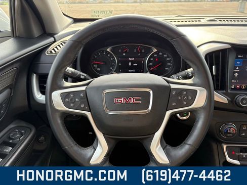 Used 2024 GMC Terrain SLT image 28