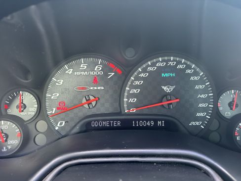 Used 2004 Chevrolet Corvette Z06 w/ Memory Package RWD image 12
