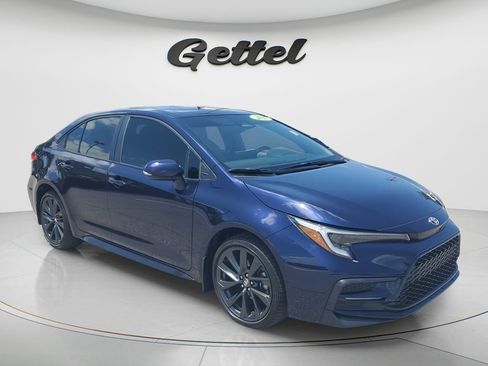 Used 2025 Toyota Corolla SE FWD image 3