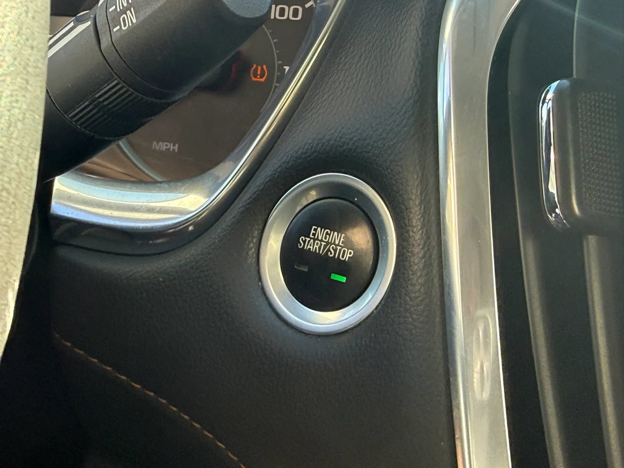 Used 2018 Chevrolet Traverse LT FWD image 25