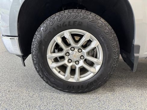 Used 2024 Chevrolet Silverado 1500 LT AWD/4WD image 41