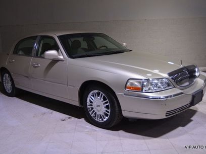 Used 2010 Lincoln Town Car Signature Limited