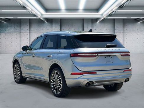 Used 2022 Lincoln Corsair AWD w/ Premium Package image 6