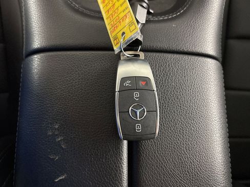 Used 2022 Mercedes-Benz GLE 350 4MATIC image 33