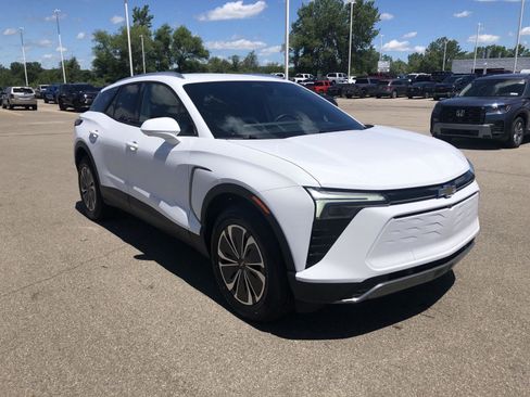Used 2024 Chevrolet Blazer EV LT AWD/4WD image 11