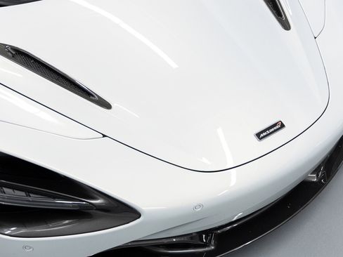 Used 2018 McLaren 720S image 13
