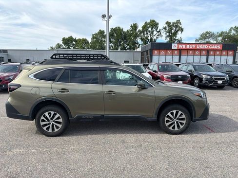 Used 2022 Subaru Outback Premium AWD/4WD image 6