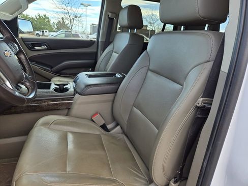 Used 2019 Chevrolet Tahoe LT w/ Luxury Package image 2