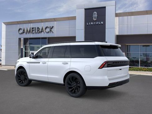 New 2026 Lincoln Navigator Reserve w/ Jet Appearance Package AWD/4WD image 4
