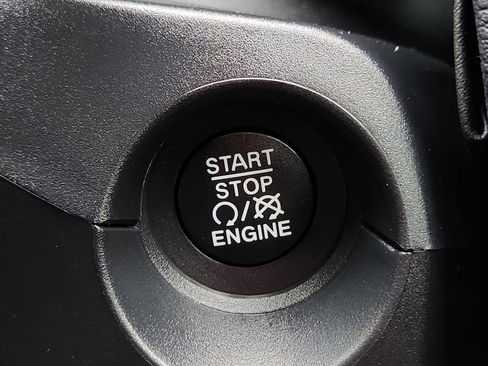 Used 2021 Jeep Compass Latitude FWD image 21