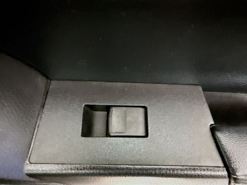 Used 2018 Toyota Corolla SE FWD image 30