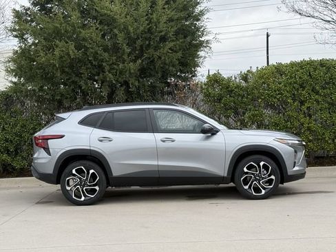 New 2026 Chevrolet Trax RS image 3