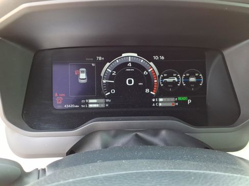 Used 2023 Toyota Sequoia Capstone AWD/4WD image 17
