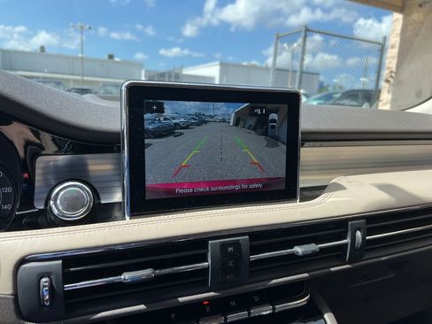 Used 2020 Lincoln Corsair FWD w/ Premium Package image 12