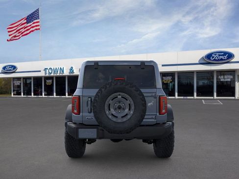 New 2025 Ford Bronco Outer Banks w/ Sasquatch Package AWD/4WD image 5