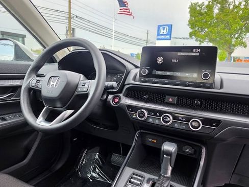 Used 2025 Honda CR-V EX image 13