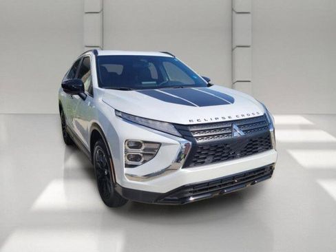 Used 2025 Mitsubishi Eclipse Cross AWD image 3