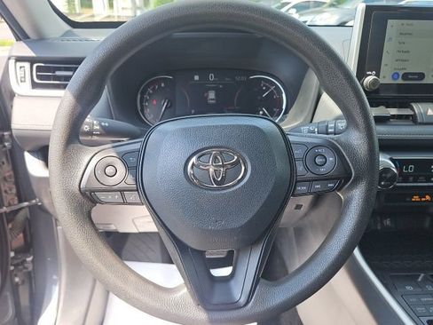 Used 2025 Toyota RAV4 XLE AWD/4WD image 24