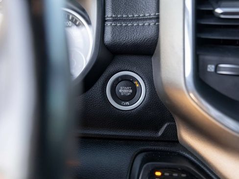 Used 2019 RAM 1500 Laramie AWD/4WD image 21
