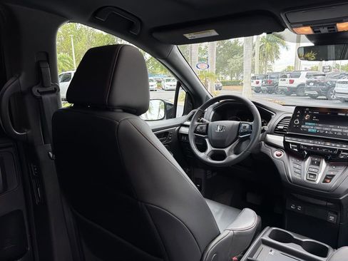 Used 2025 Honda Odyssey Sport-L image 17