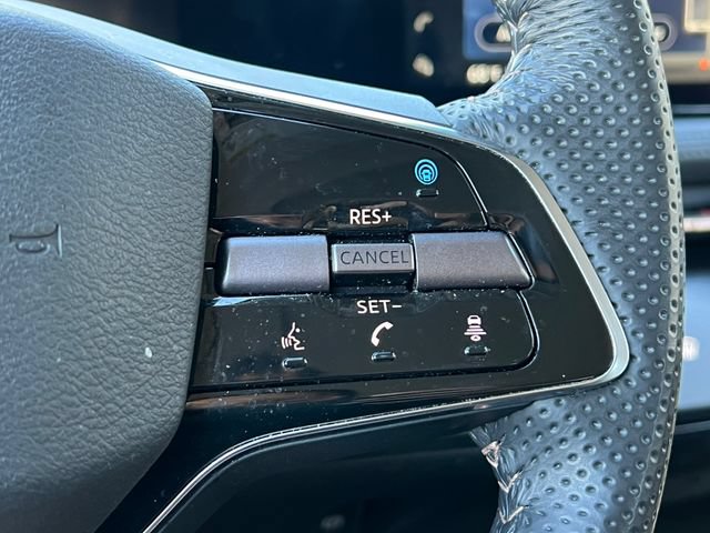 Used 2024 Nissan Ariya AWD image 23