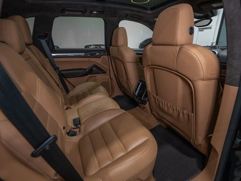 Used 2016 Porsche Cayenne Turbo S w/ Premium Package Plus image 30