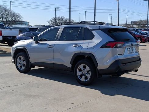 Used 2025 Toyota RAV4 XLE image 9