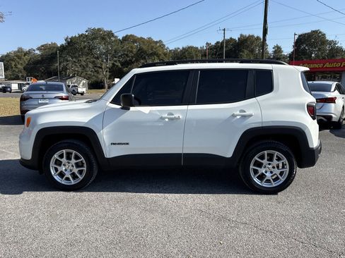 Used 2022 Jeep Renegade Latitude w/ Convenience Group image 2