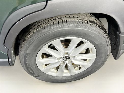 Used 2022 Toyota Corolla Cross LE w/ Black Badges Package (TMS) AWD/4WD image 28