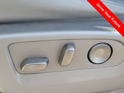 Used 2026 GMC Sierra 1500 SLT RWD image 15