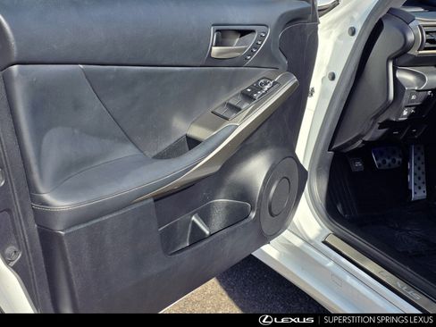 Used 2018 Lexus IS 300 image 11