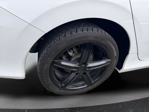 Used 2019 Honda Civic EX image 12