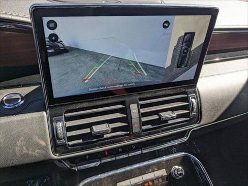 New 2024 Lincoln Navigator L Reserve image 10