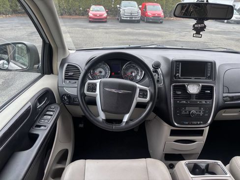 Used 2012 Chrysler Town & Country Touring w/ Entertainment Group #1 image 5