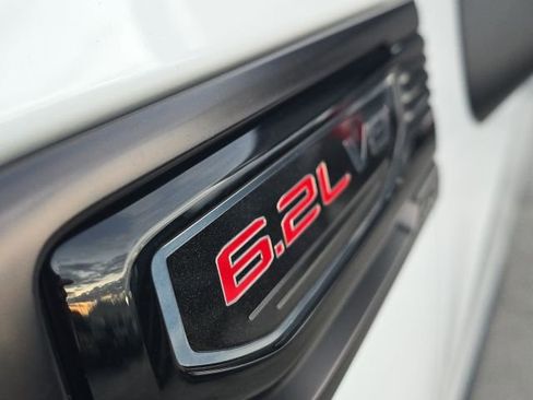 Used 2023 GMC Sierra 1500 AT4X image 9