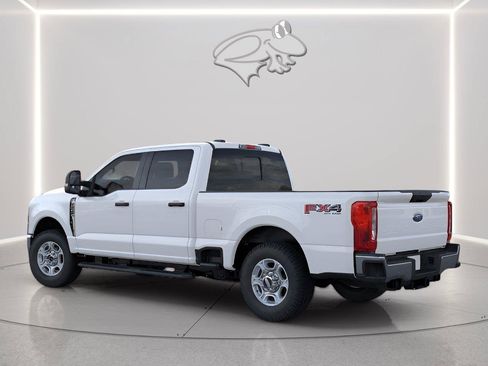 New 2026 Ford F250 XLT w/ FX4 Off-Road Package AWD/4WD image 4