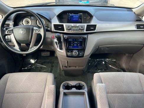 Used 2016 Honda Odyssey EX image 3