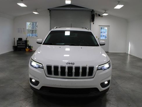 Used 2019 Jeep Cherokee Latitude Plus w/ Comfort/Convenience Group image 3