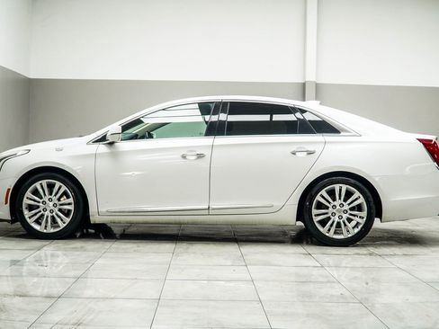 Used 2019 Cadillac XTS Luxury image 9