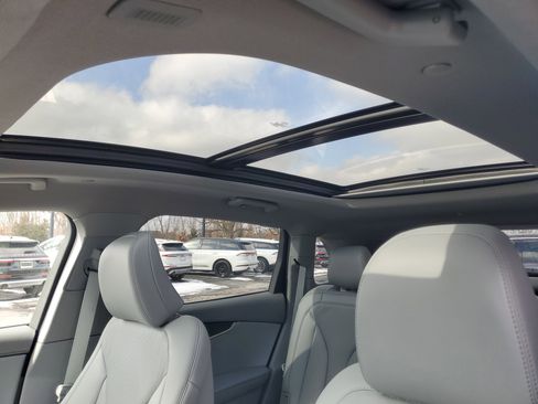 Certified 2023 Lincoln Nautilus Reserve w/ Equipment Group 201A image 11