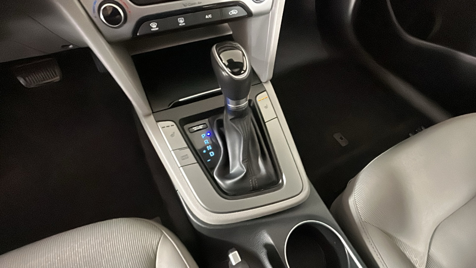 Used 2018 Hyundai Elantra Value Edition w/ Cargo Package FWD image 25