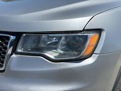 Used 2019 Jeep Grand Cherokee Limited AWD/4WD image 9