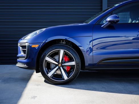 Certified 2026 Porsche Macan S AWD/4WD image 11