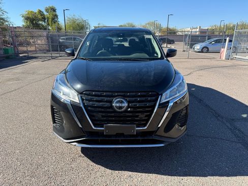 Used 2022 Nissan Kicks S image 2