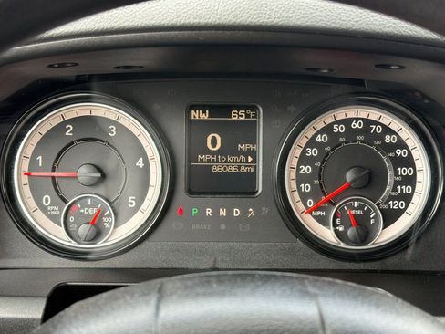 Used 2017 RAM 3500 Tradesman w/ Chrome Appearance Group AWD/4WD image 23
