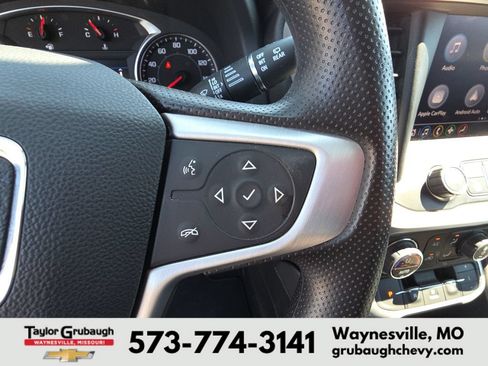 Used 2023 GMC Acadia SLE w/ Driver Convenience Package FWD image 19