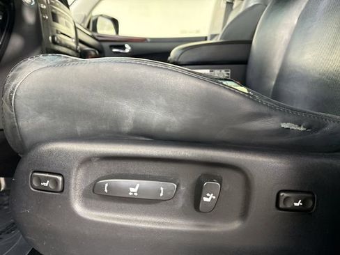 Used 2011 Lexus LX 570 4WD w/ Luxury Pkg image 23