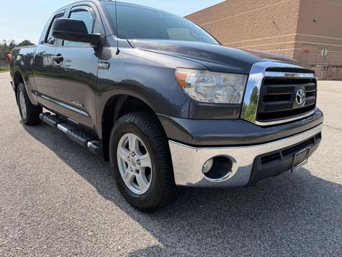 Used 2012 Toyota Tundra 4x4 Double Cab w/ SR5 Pkg image 3