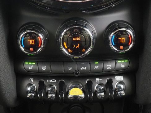 Used 2024 MINI Cooper SE w/ MINI Resolute Edition image 25