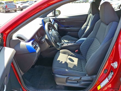 Used 2020 Toyota C-HR XLE image 13